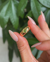 Charger et lire la vidéo dans la visionneuse de la Galerie, Bague Jonc Péridot
