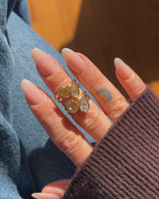 Charger et lire la vidéo dans la visionneuse de la Galerie, Toi &amp; Moi
