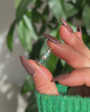 Charger et lire la vidéo dans la visionneuse de la Galerie, Bague Émeraudes et Diamants
