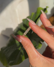Charger et lire la vidéo dans la visionneuse de la Galerie, Bague Architecturale Diamants Baguette
