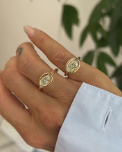 Charger et lire la vidéo dans la visionneuse de la Galerie, Solitaires Baignoire - Diamants Blancs
