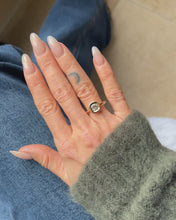 Charger et lire la vidéo dans la visionneuse de la Galerie, Solitaire Coussin
