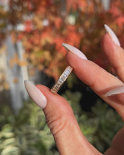 Charger et lire la vidéo dans la visionneuse de la Galerie, Bague Diamants Baguettes
